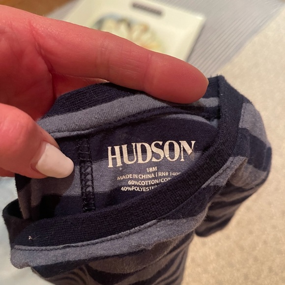 Hudson tee + Zara jeans bundle - Picture 7 of 7